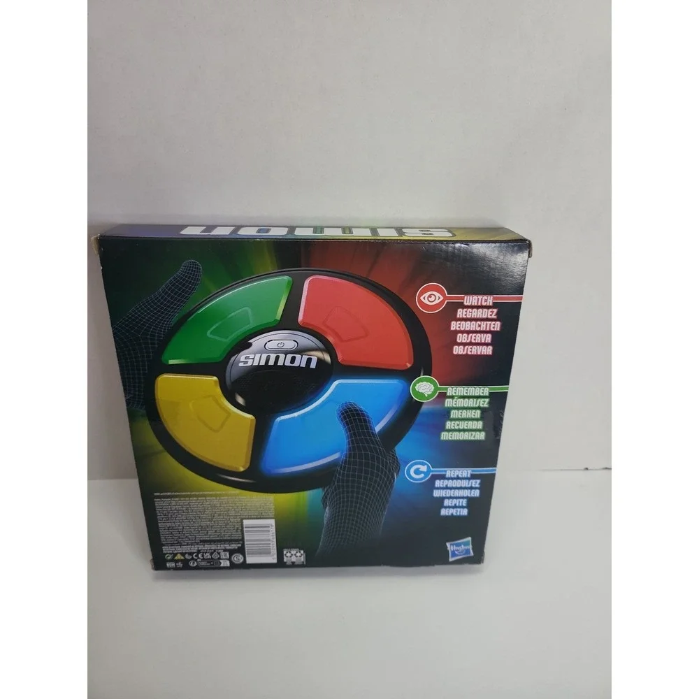 Hasbro SIMON Says Classic Memory Electronic Game 2020 Version BRAND NEW